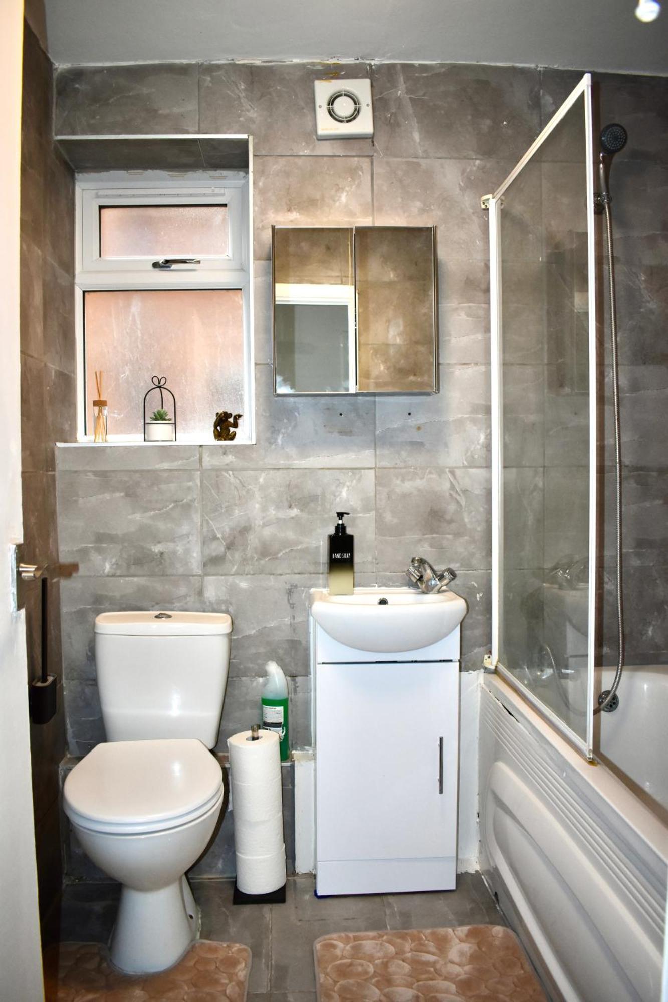 Luxury 2 Bedroom Apartment, Parking, Few Minutes Walk From Wembley Stadium Londen Buitenkant foto