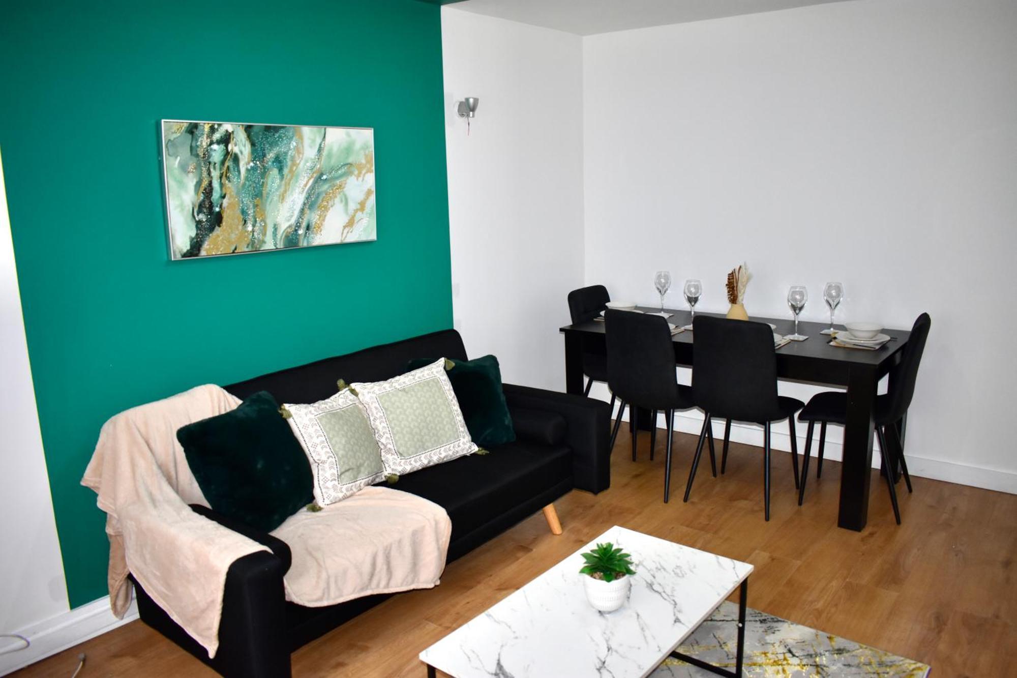Luxury 2 Bedroom Apartment, Parking, Few Minutes Walk From Wembley Stadium Londen Buitenkant foto