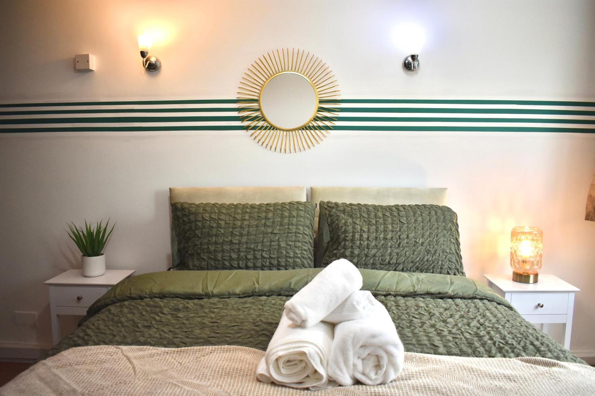 Luxury 2 Bedroom Apartment, Parking, Few Minutes Walk From Wembley Stadium Londen Buitenkant foto